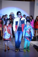 Vivek Oberoi at Zee Rainwear fashion show in Mumbai on 28th May 2014